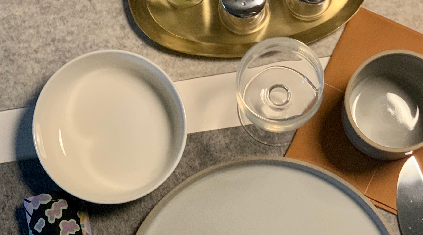 Warm Textures and Earthy Tone Tabletops