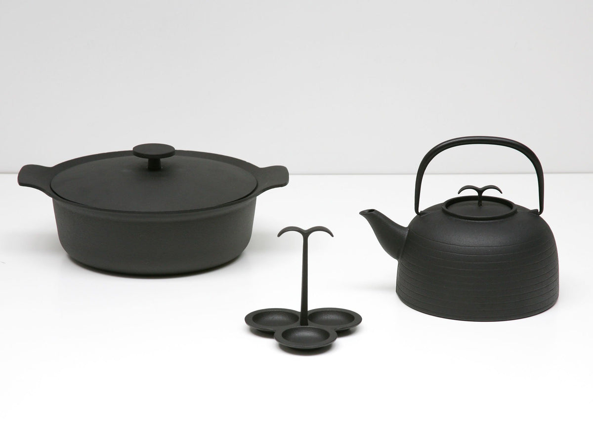 Oigen Foundry, Palma Cast Iron Kettle, - Placewares