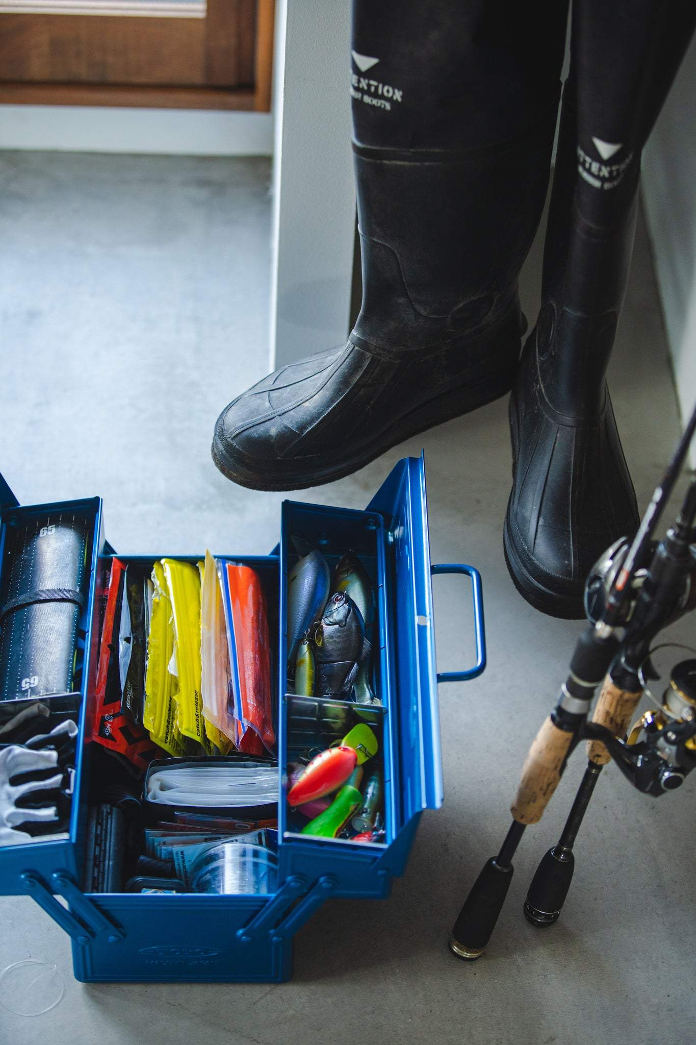 Toyo, Cantilever Steel Storage and Toolboxes, - Placewares
